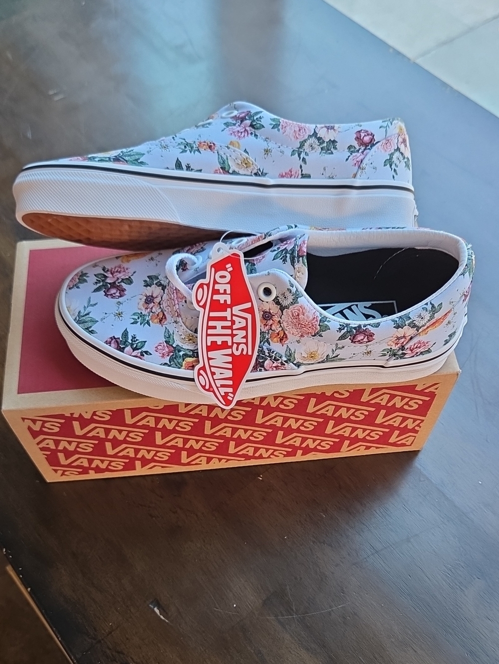 Vans Size 5.5 Women's Floral Low-Top Sneakers in Light Blue Multicolor Flowers
